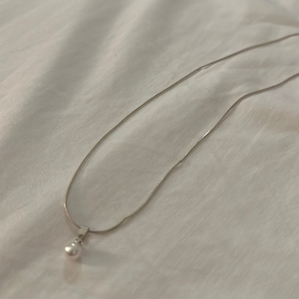 *๐ FREE WITH PURCHASE* Pearl pendant silver chain necklace - Picture 6 of 15